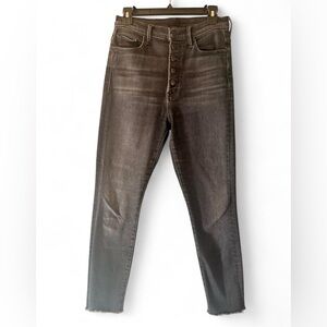 Mother the Pixie Dazzler Ankle Fray jeans in black. Size 29